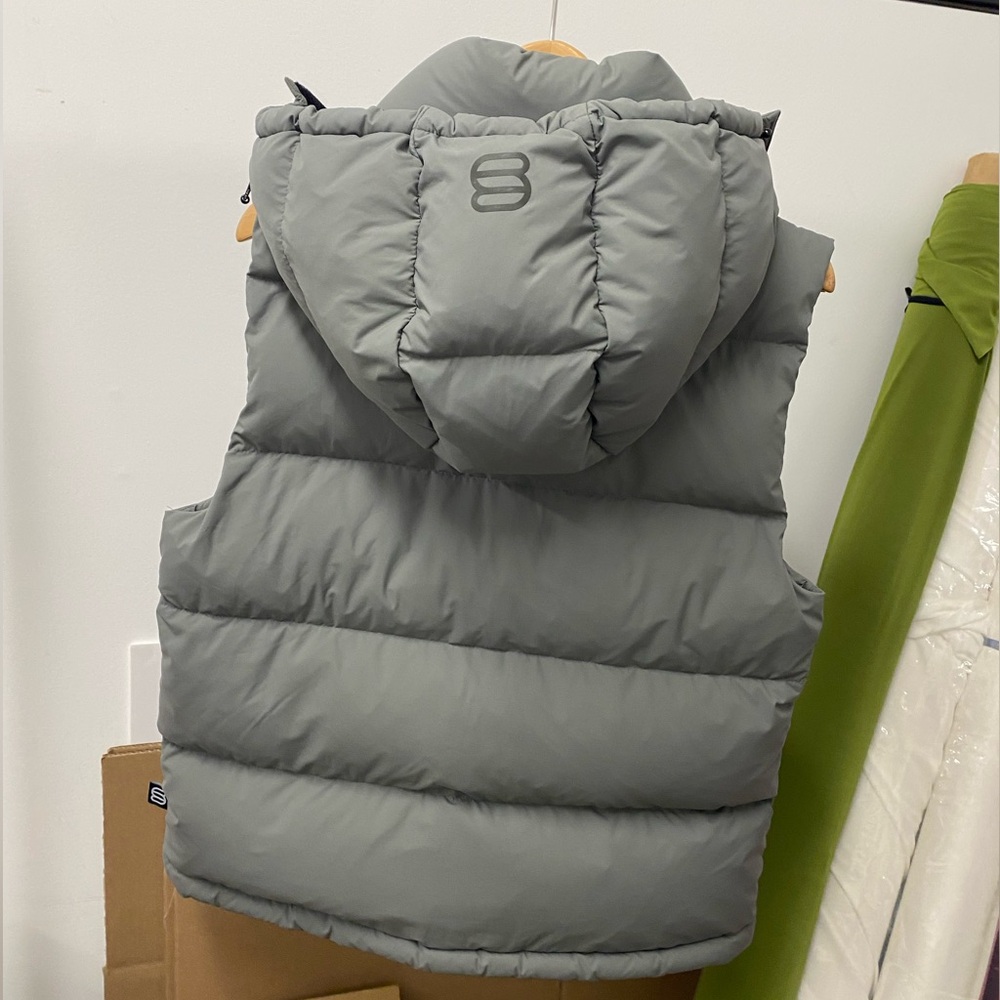 Aritzia Vest - Picture 4 of 4